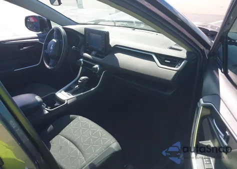 2021 Toyota Rav4 Xle z USA, uszkodzony, nr VIN 2T3W1RFV4MC138545